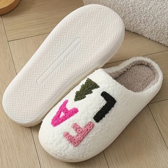 LAST ONE! NEW Cozy White Fuzzy Slippers. Fa La La - Picture 2 of 6